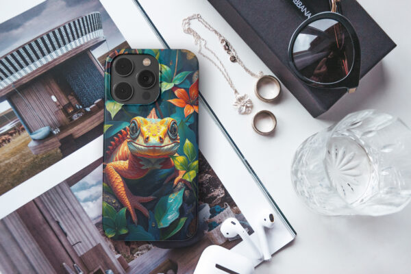 snap i14Pro real photo mockups p2 lizard