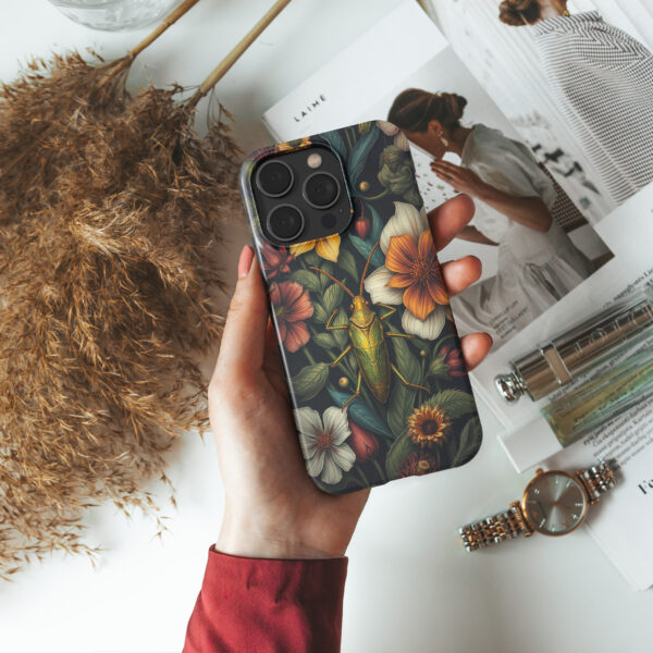 snap i14Pro real photo mockups p3 botanical bug 8