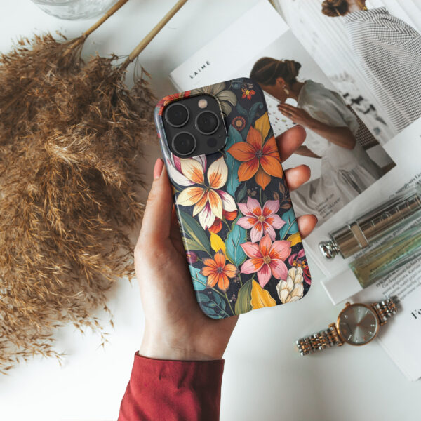 snap i14Pro real photo mockups p3 botanical flower pattern 1