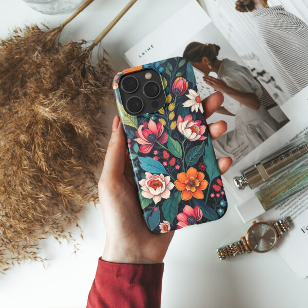 snap i14Pro real photo mockups p3 botanical flower pattern 5
