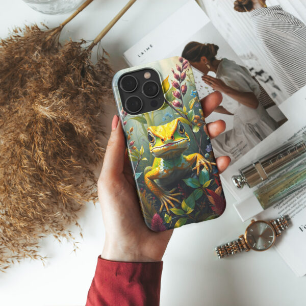 snap i14Pro real photo mockups p3 lizard 2